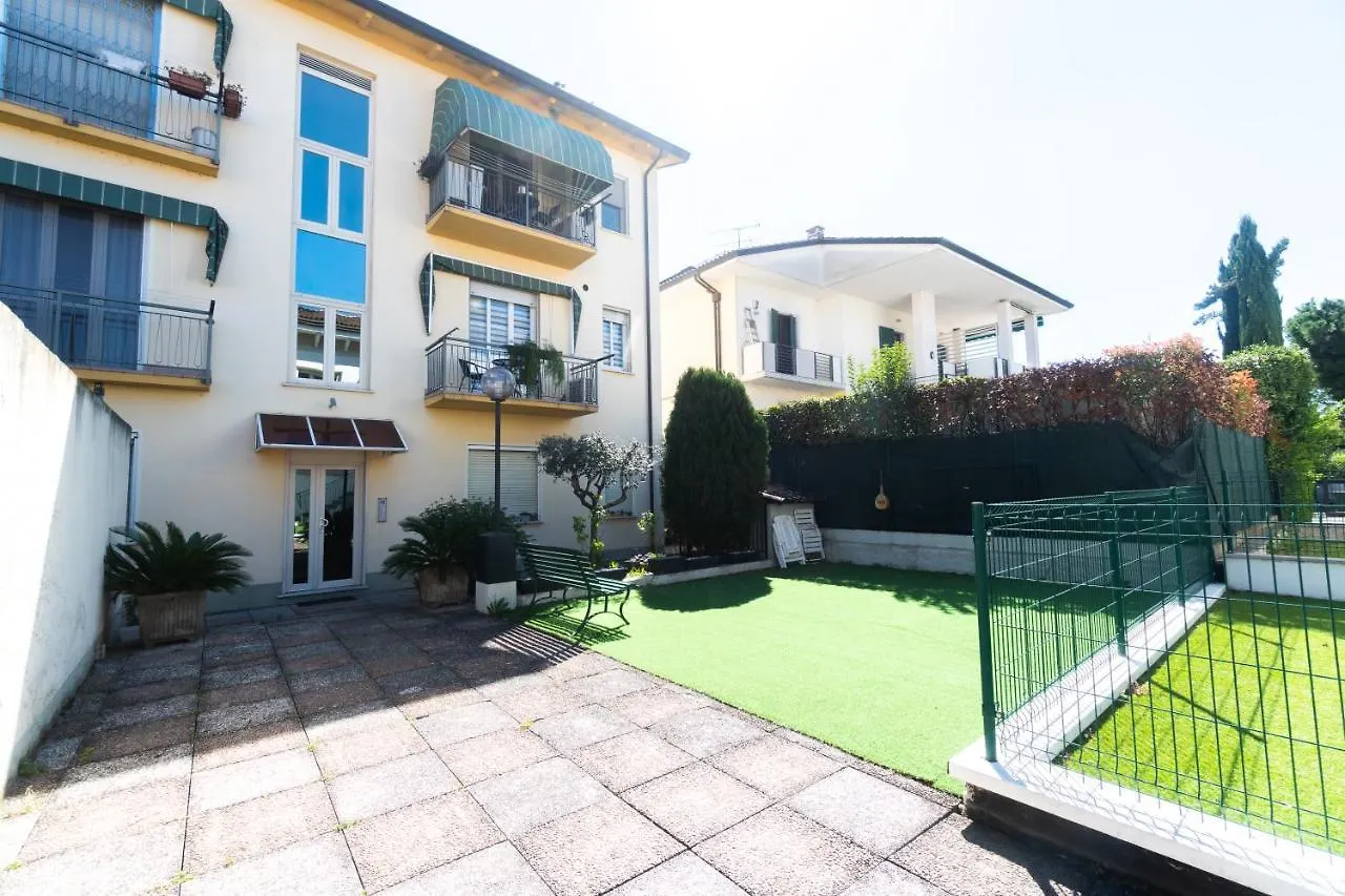 Viale Della Repubblica Free Parking E Wifi 1 Minute To Garda Lake Peschiera del Garda Appartamento